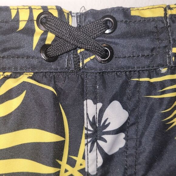 3 for $10! Sunshine Zone Haibiscus Flower Board Shorts - Picture 2 of 4
